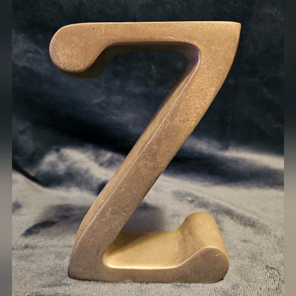 "Z" Bookend for Bookshelf